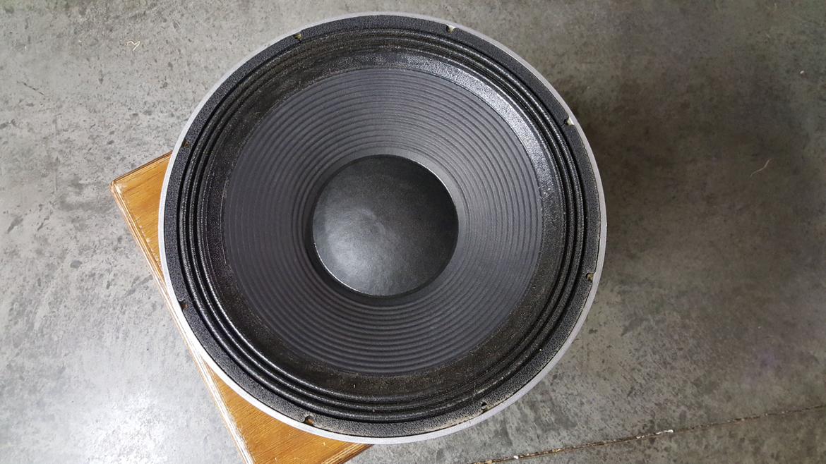 Data-Bass: Subwoofer Measurements