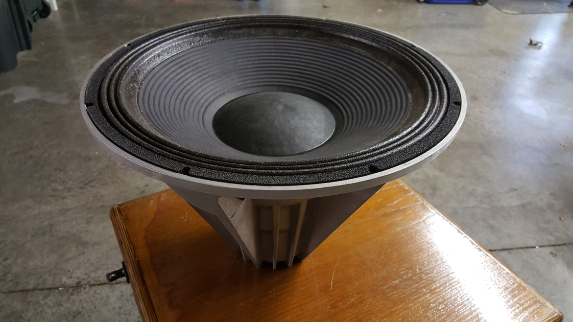 V A線 Data-Bass: Subwoofer Measurements