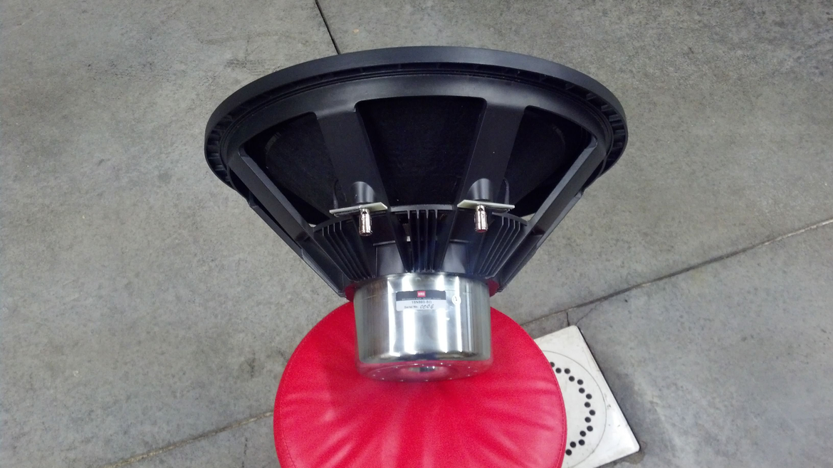 Data-Bass: Subwoofer Measurements